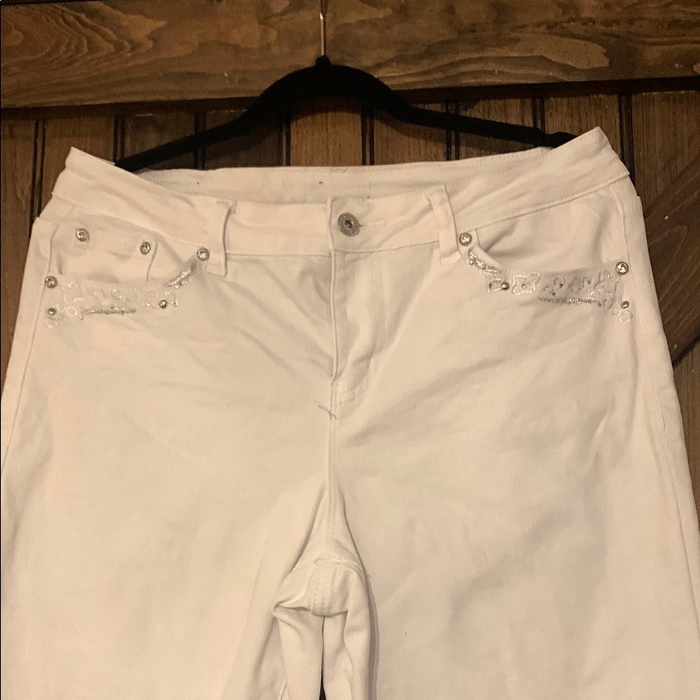 Earl Jeans Classic White Denim capris